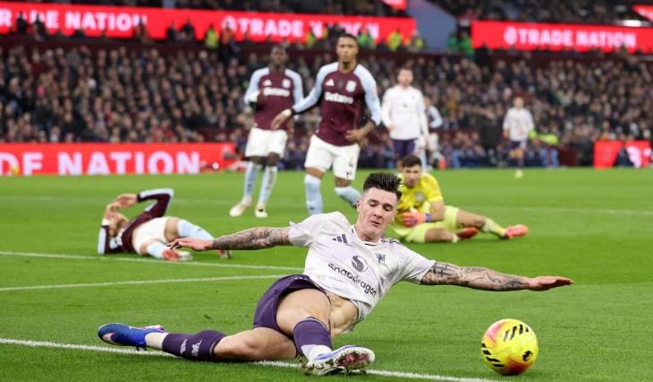 Benjamin Sesko bỏ lỡ cơ hội ghi bàn cho Manchester United.