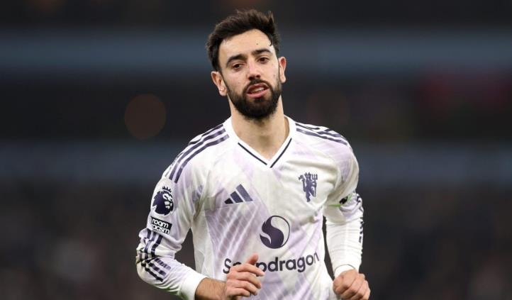 Bruno Fernandes dính chấn thương cơ trong trận đấu với Aston Villa.