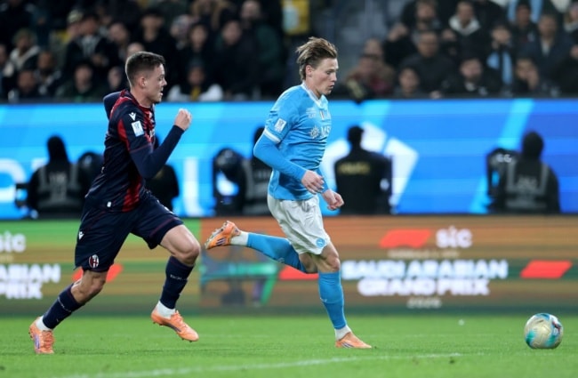 Các cầu thủ Napoli ăn mừng chiến thắng thuyết phục