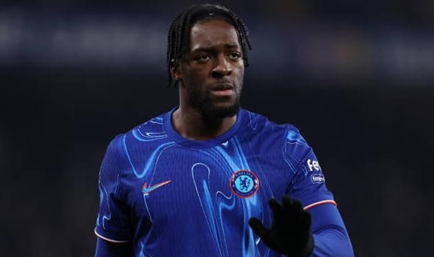 Axel Disasi có thể chia tay Chelsea để gia nhập Milan.
