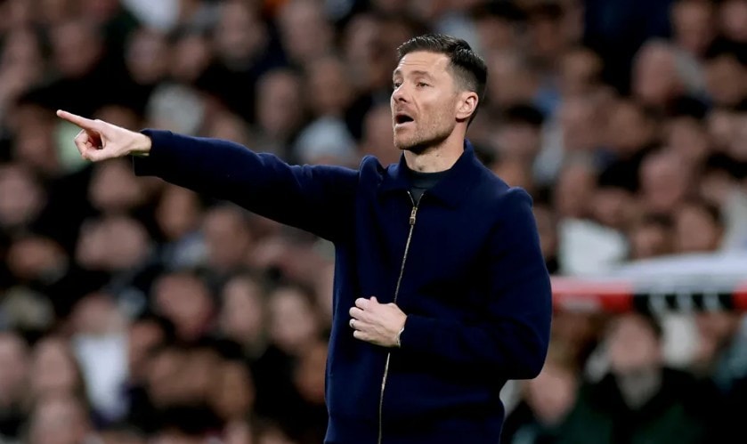 HLV Xabi Alonso đang chịu áp lực nặng nề tại Real Madrid mùa giải 2025/26.
