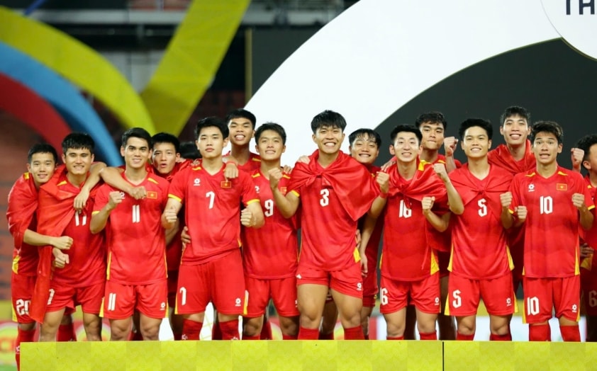 HLV Kim Sang Sik tính toán loại 2 cầu thủ U23 Việt Nam