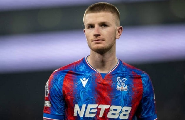 Manchester United đang cân nhắc chiêu mộ những tiền vệ chất lượng để thay thế Ugarte.