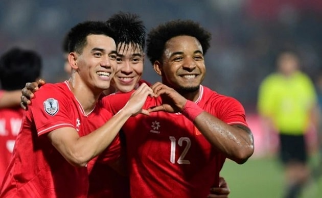 ĐT Việt Nam tăng 3 bậc lên hạng 107 thế giới trên bảng xếp hạng FIFA tháng 12/2025.