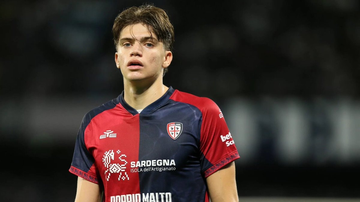 Marco Palestra trong màu áo Cagliari là mục tiêu chuyển nhượng hàng đầu của Arsenal cho hàng phòng ngự.