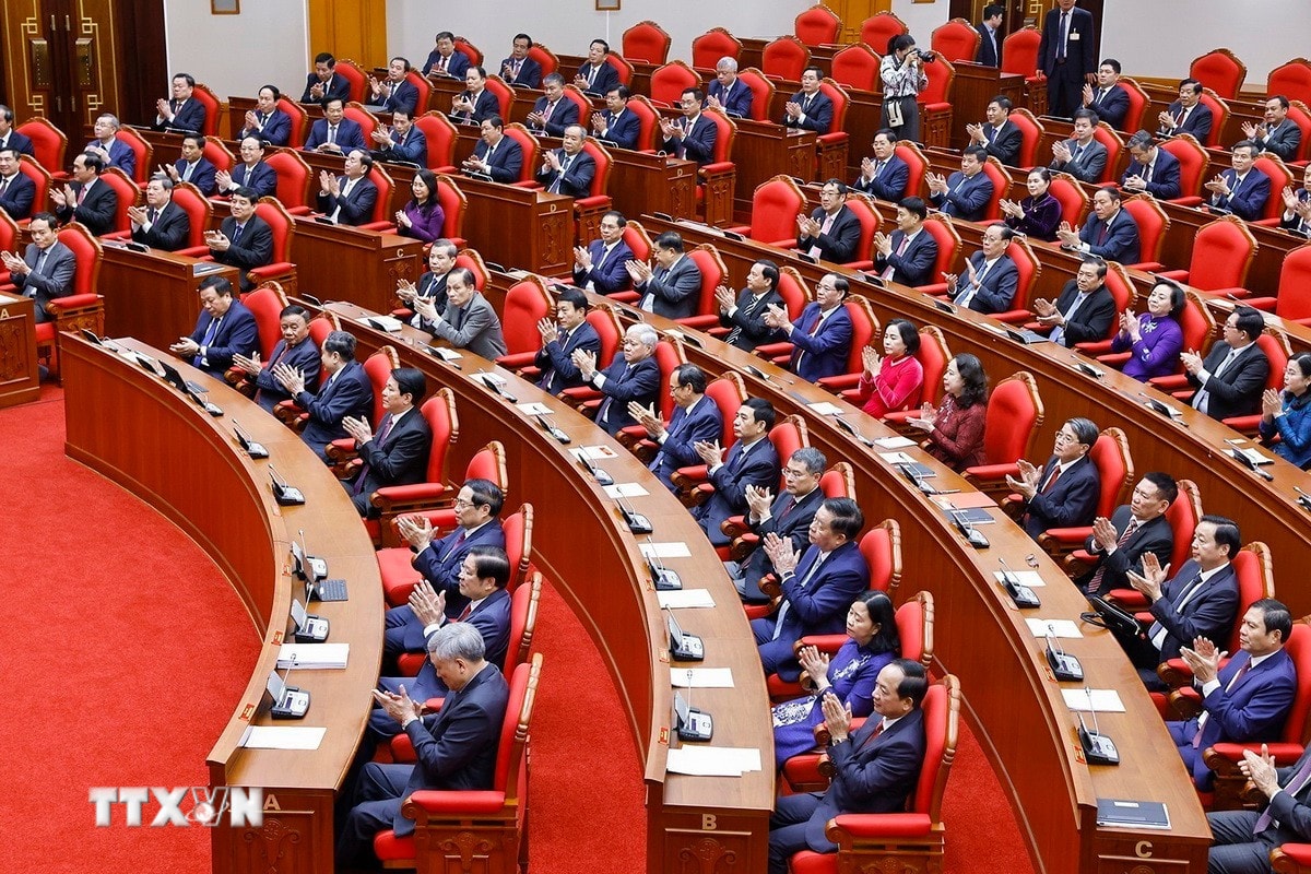 Các đại biểu dự phiên bế mạc Hội nghị lần thứ 15 Ban Chấp hành Trung ương khóa XIII. (Ảnh: Thống Nhất/TTXVN) ttxvn-be-mac-hoi-nghi-lan-thu-15-1.jpg