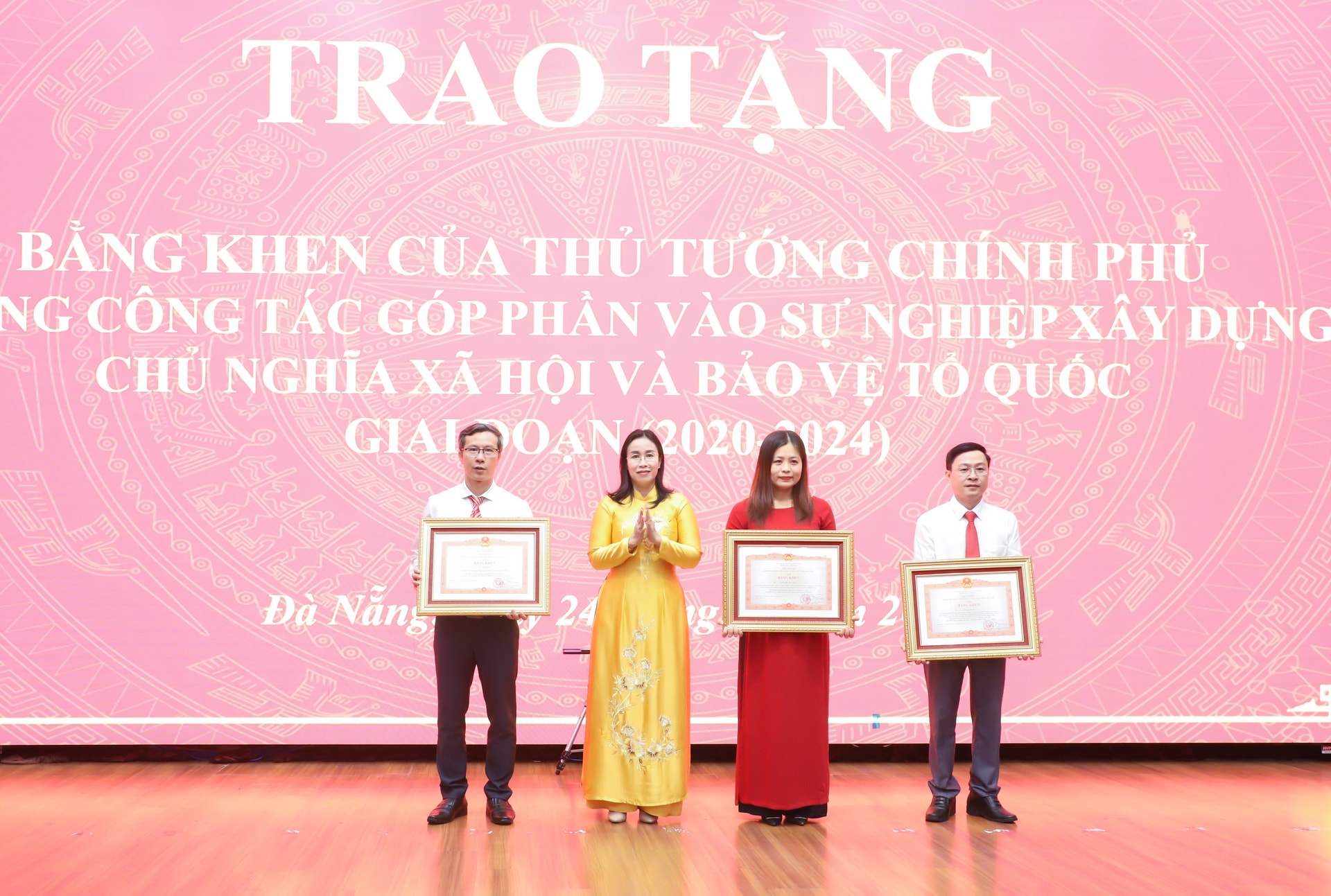 24 bang khen chi thi