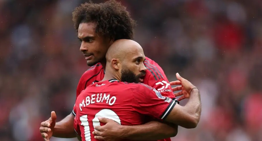 Zirkzee buộc phải ở lại Old Trafford để đảm bảo chiều sâu đội hình trong bối cảnh khủng hoảng chấn thương.