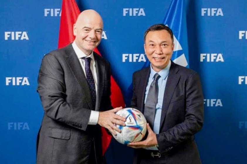 Chủ tịch FIFA Gianni Infantino và Chủ tịch VFF Trần Quốc Tuấn