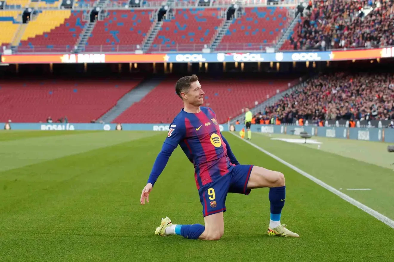 Tương lai của Lewandowski tại Barcelona vẫn còn bỏ ngỏ