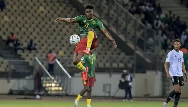 Carlos Baleba dính chấn thương trong trận đấu của tuyển Cameroon tại AFCON 2025.
