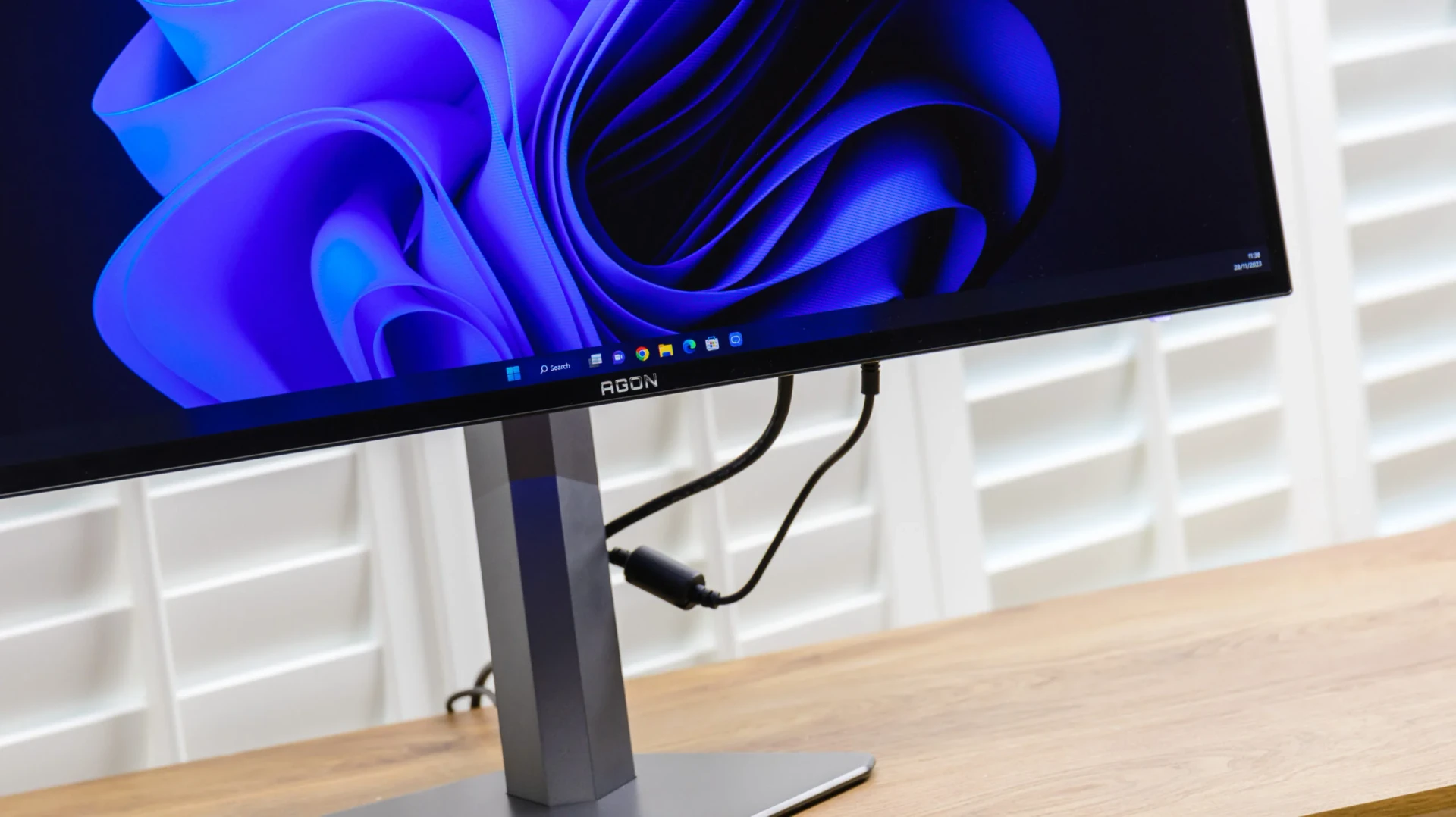 Cận cảnh thiết kế mặt trước của AOC Agon Pro AG276QZD