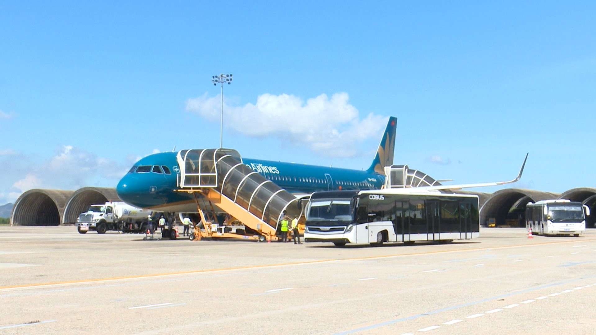 ສະໜາມບິນຈູລາຍ