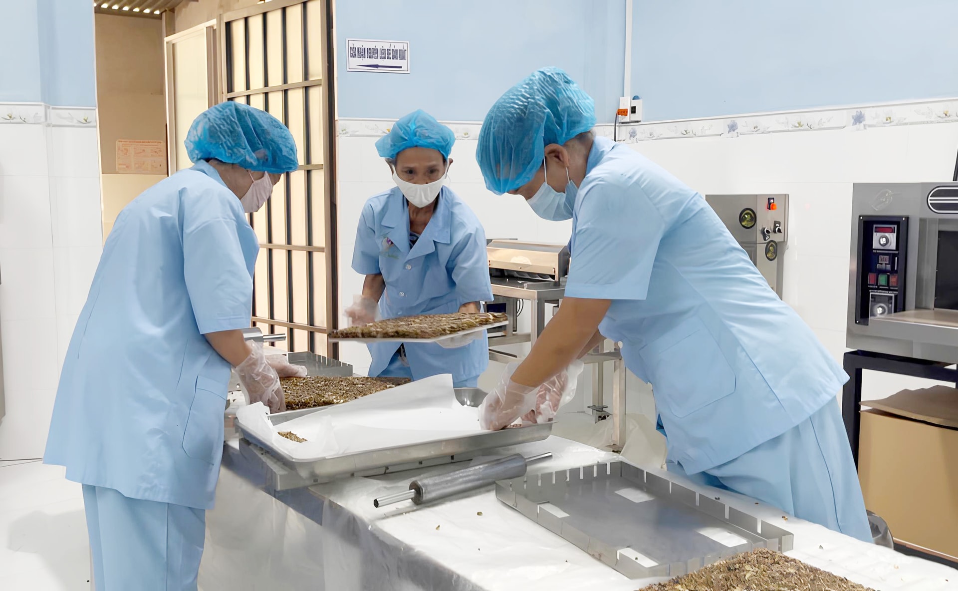 HTX Nông nghiệp xanh Duy Oanh tất bật sản xuất đơn hàng chuẩn bị cho dịp Tết Nguyên đán 2026