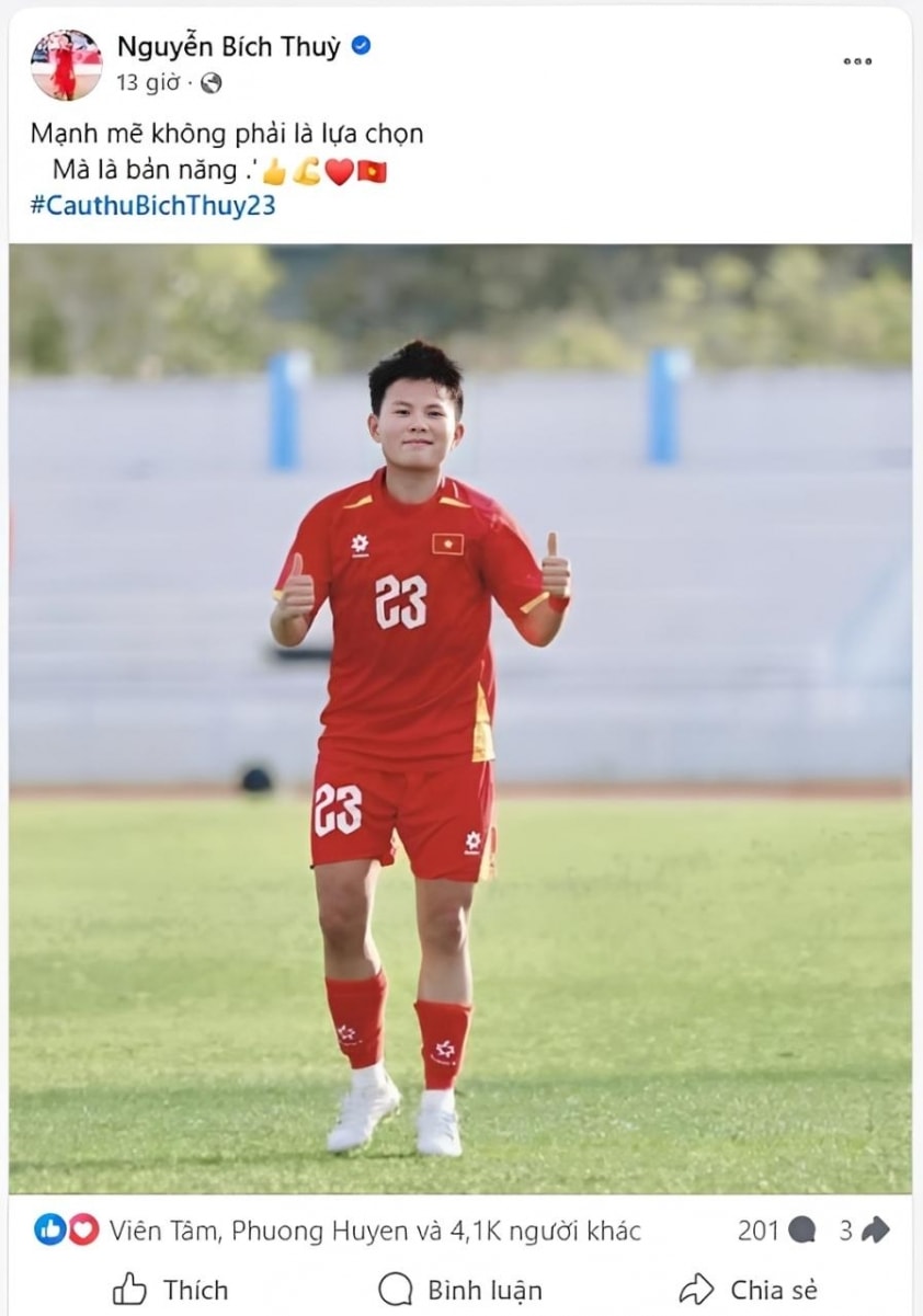 Tiền đạo Bích Thùy chia sẻ cảm xúc sau SEA Games 33