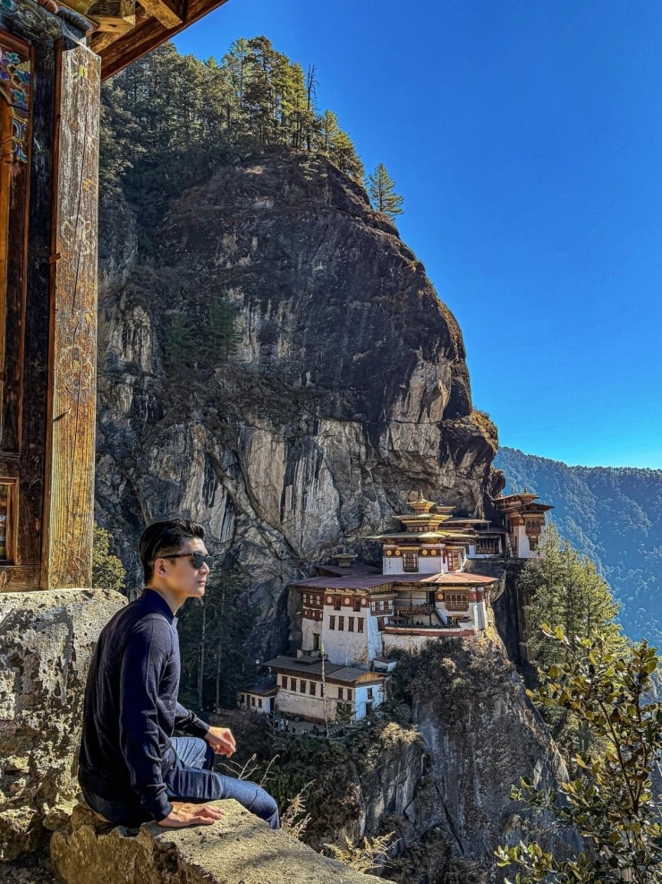 Doanh nhân Đỗ Quang Vinh cùng gia đình tham dự đại lễ tại Bhutan