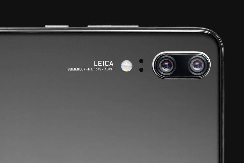 Cận cảnh cụm camera trên điện thoại thông minh cần được vệ sinh sạch sẽ