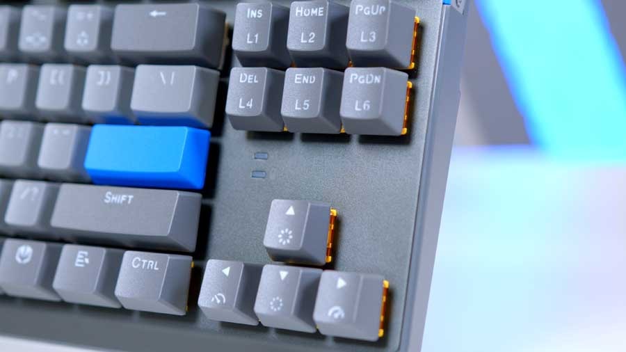 Đèn LED ARGB trên Thock V2