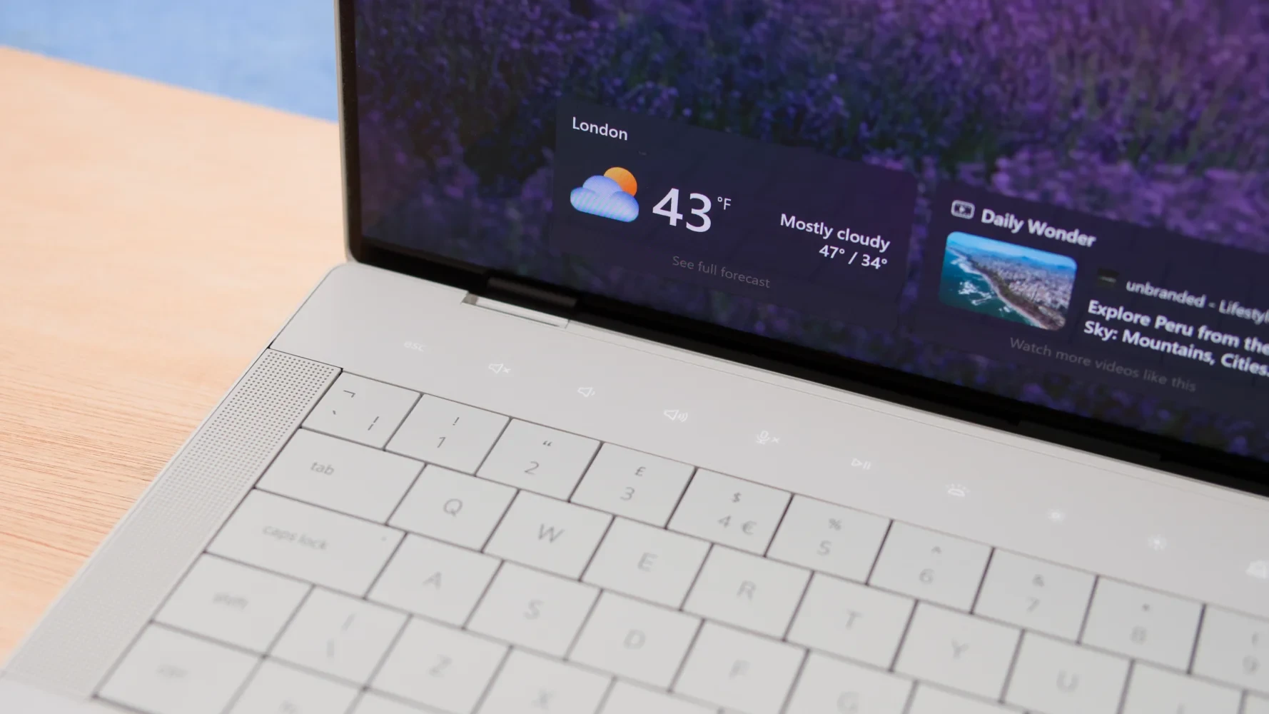 Thiết kế nhôm nguyên khối của Dell XPS 14 Premium 9440