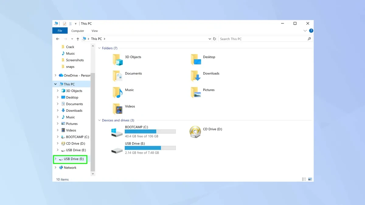 Tìm ổ đĩa USB trong File Explorer