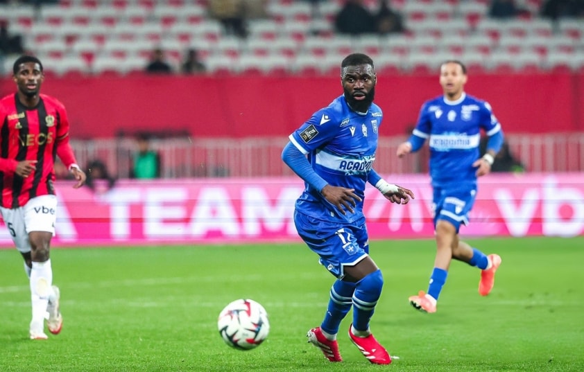 Tiền đạo Lassine Sinayoko của Auxerre
