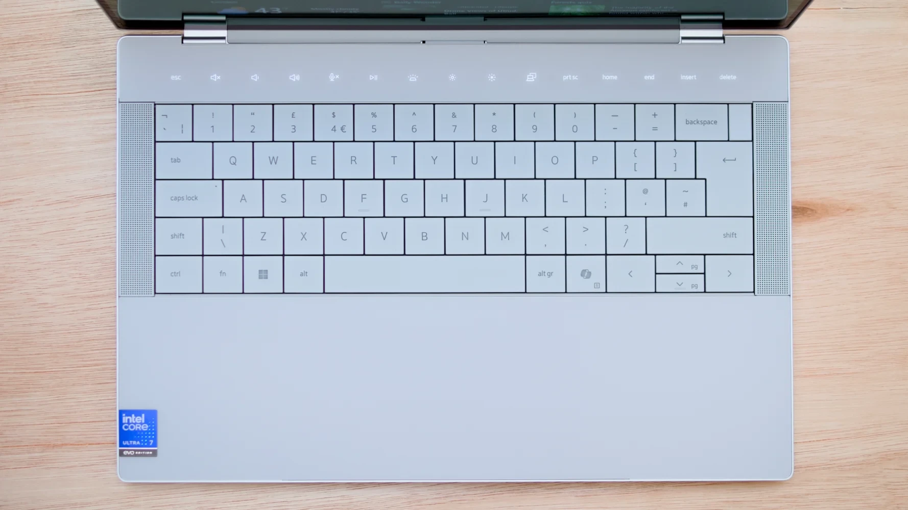 Bàn phím thiết kế zero-lattice trên Dell XPS 14 Premium