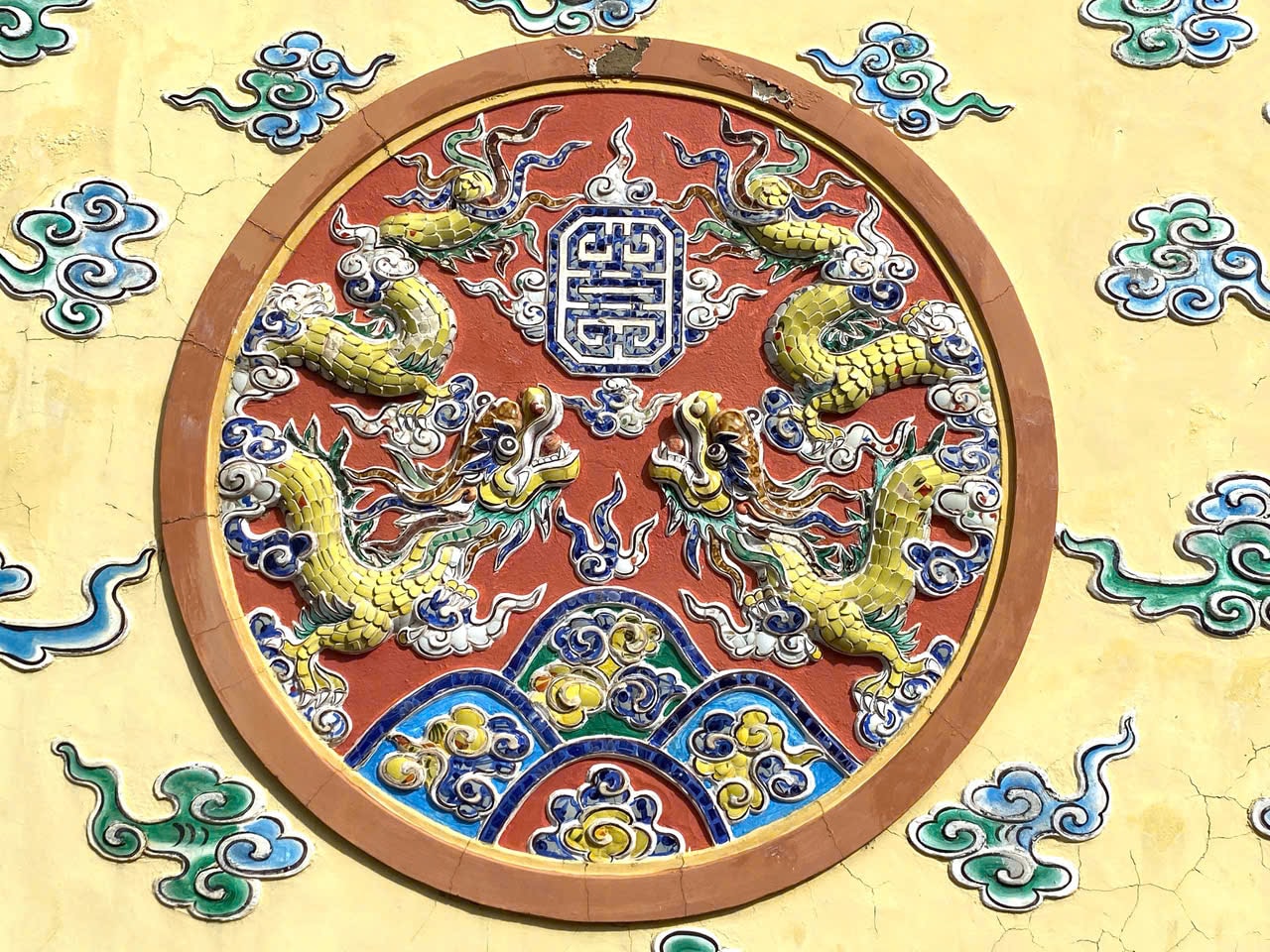 Hoa văn trên bình phong tại Nhà thờ tiền hiền làng An Hải và Thoại Ngọc Hầu từng tạo cảm hứng để thiết kế bộ nhận diện thương hiệu “Ngày hội Di sản văn hóa Đà Nẵng năm 2020” (ẢNH: H.X.H)
