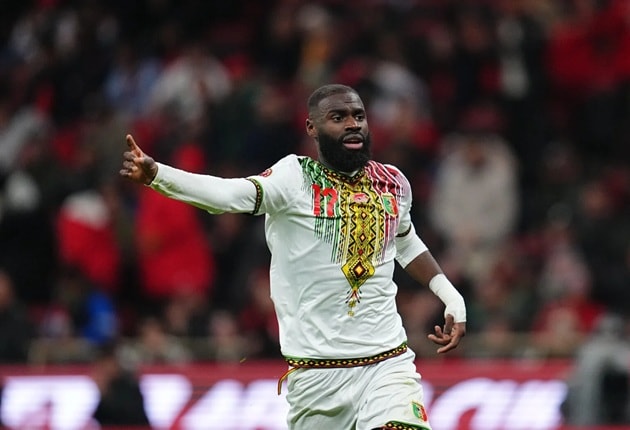 Lassine Sinayoko đang là mục tiêu theo đuổi của Manchester United nhờ phong độ tại AFCON.