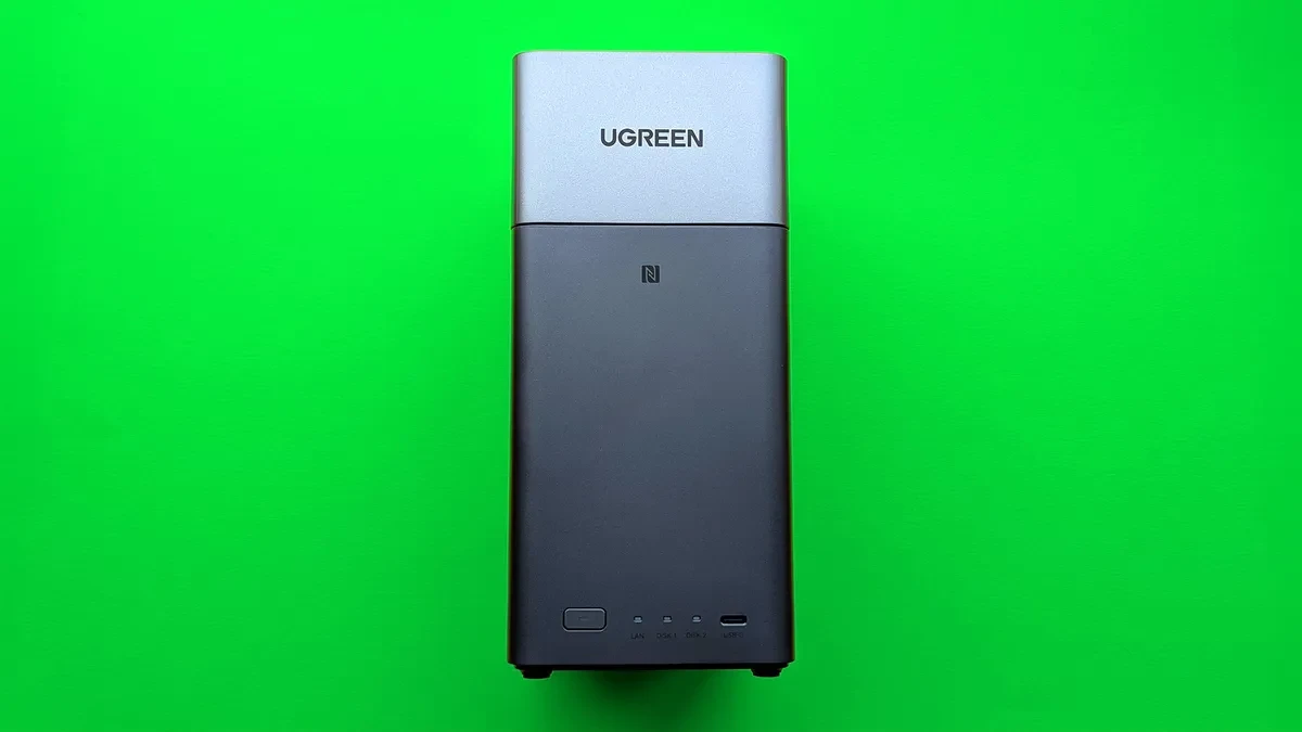 Trọn bộ phụ kiện đi kèm UGREEN NASync DH2300