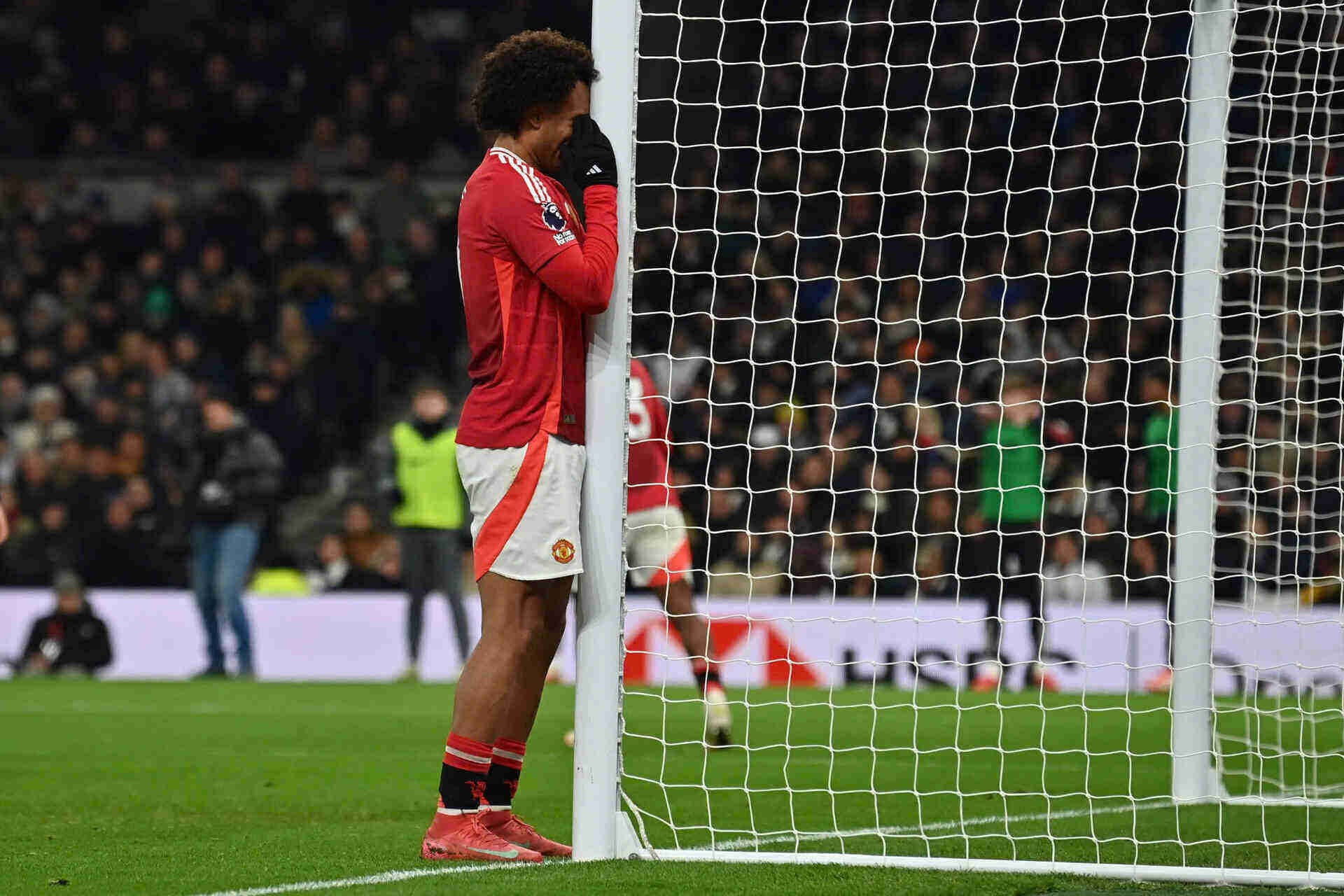Zirkzee rời Manchester United