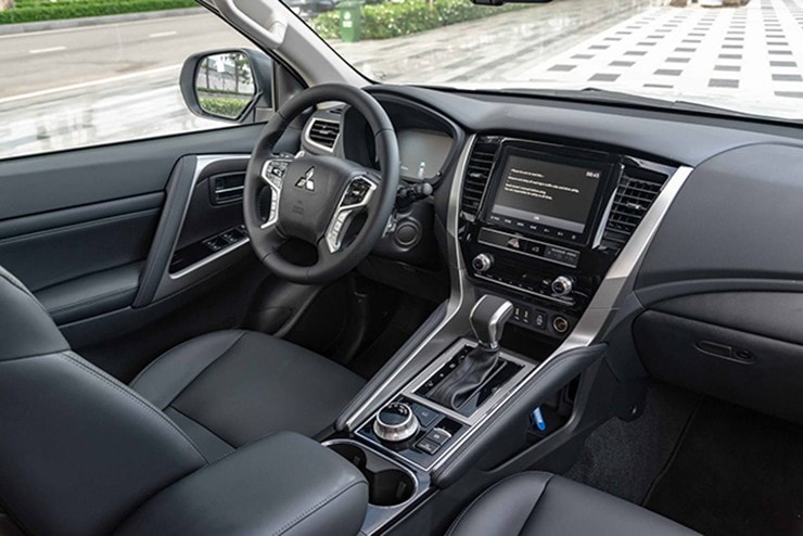 Nội thất xe Mitsubishi Pajero Sport 2025