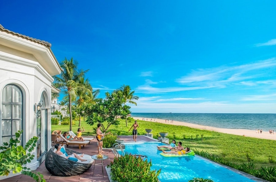 Biệt thự nghỉ dưỡng có thiết kế mở đón ánh sáng