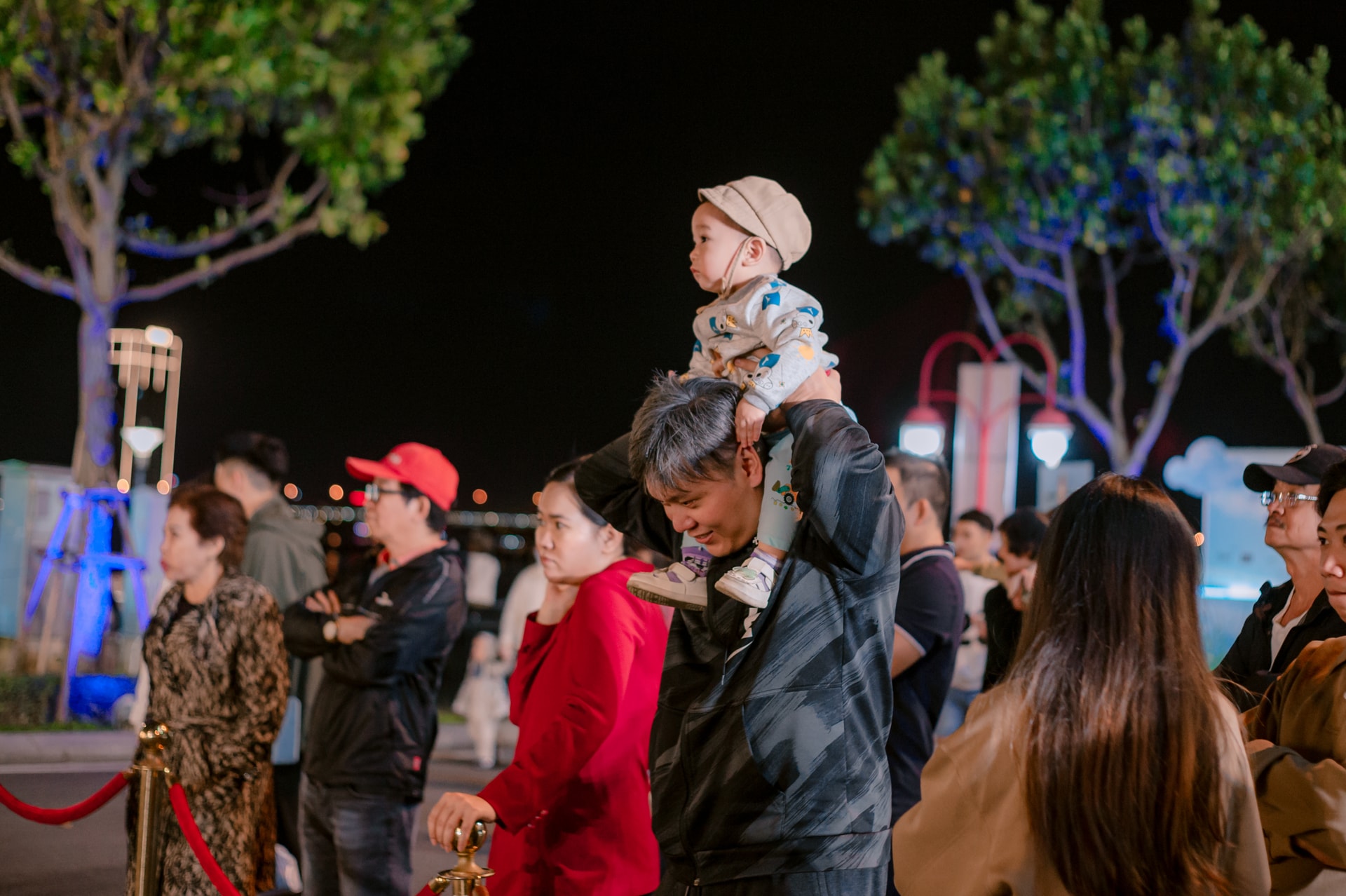 Les visiteurs peuvent découvrir et apprécier de nombreuses activités artistiques dynamiques lorsqu'ils viennent à Da Nang durant les derniers jours de l'année.