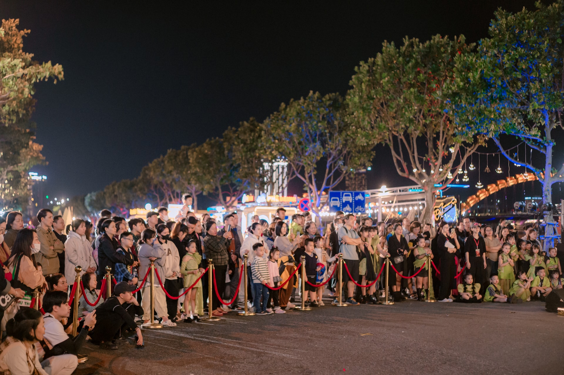 L'événement a attiré de nombreux touristes nationaux et internationaux.
