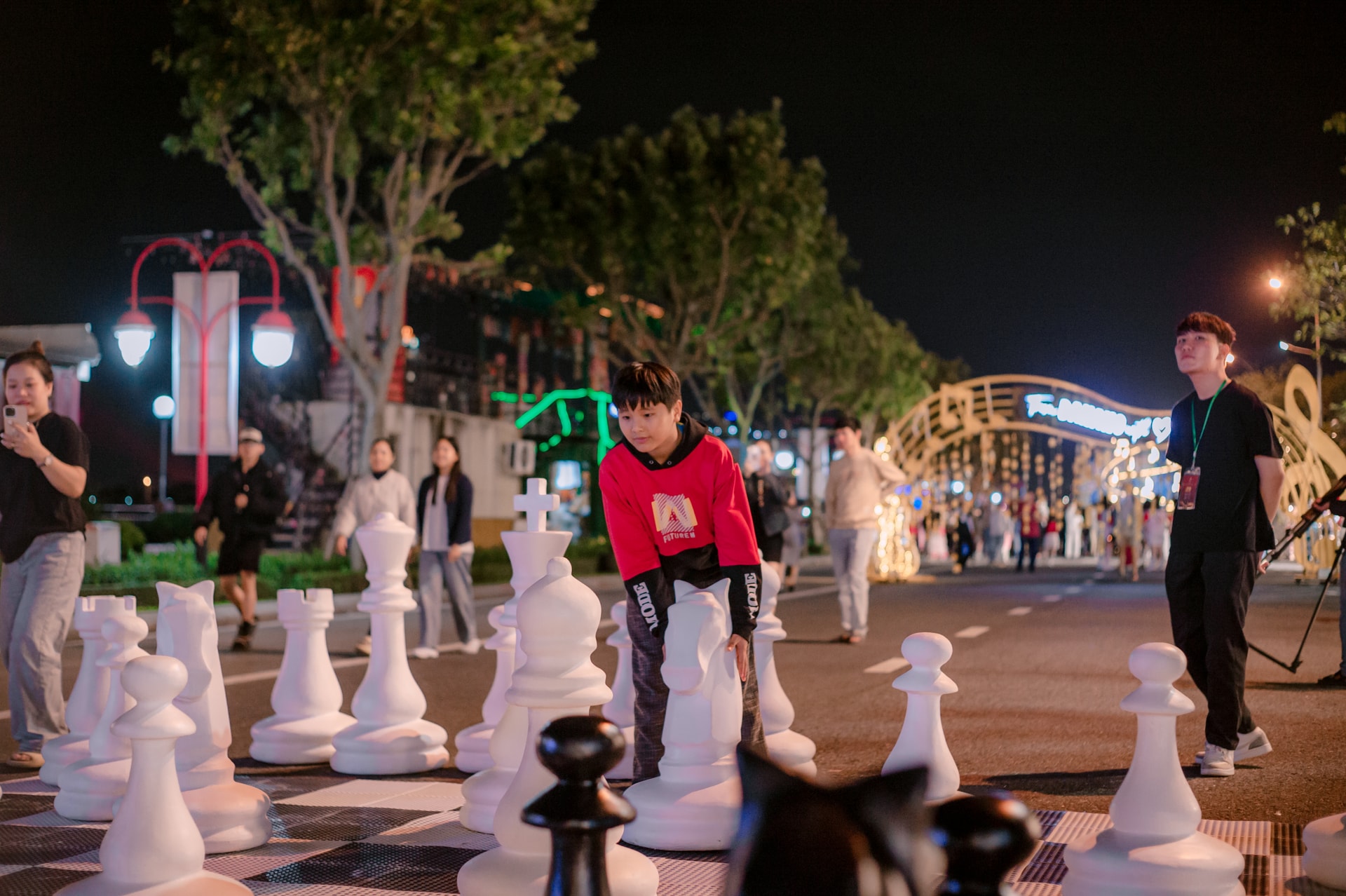 De nombreuses animations sont organisées sur la rue piétonne Bach Dang en fin d'année.