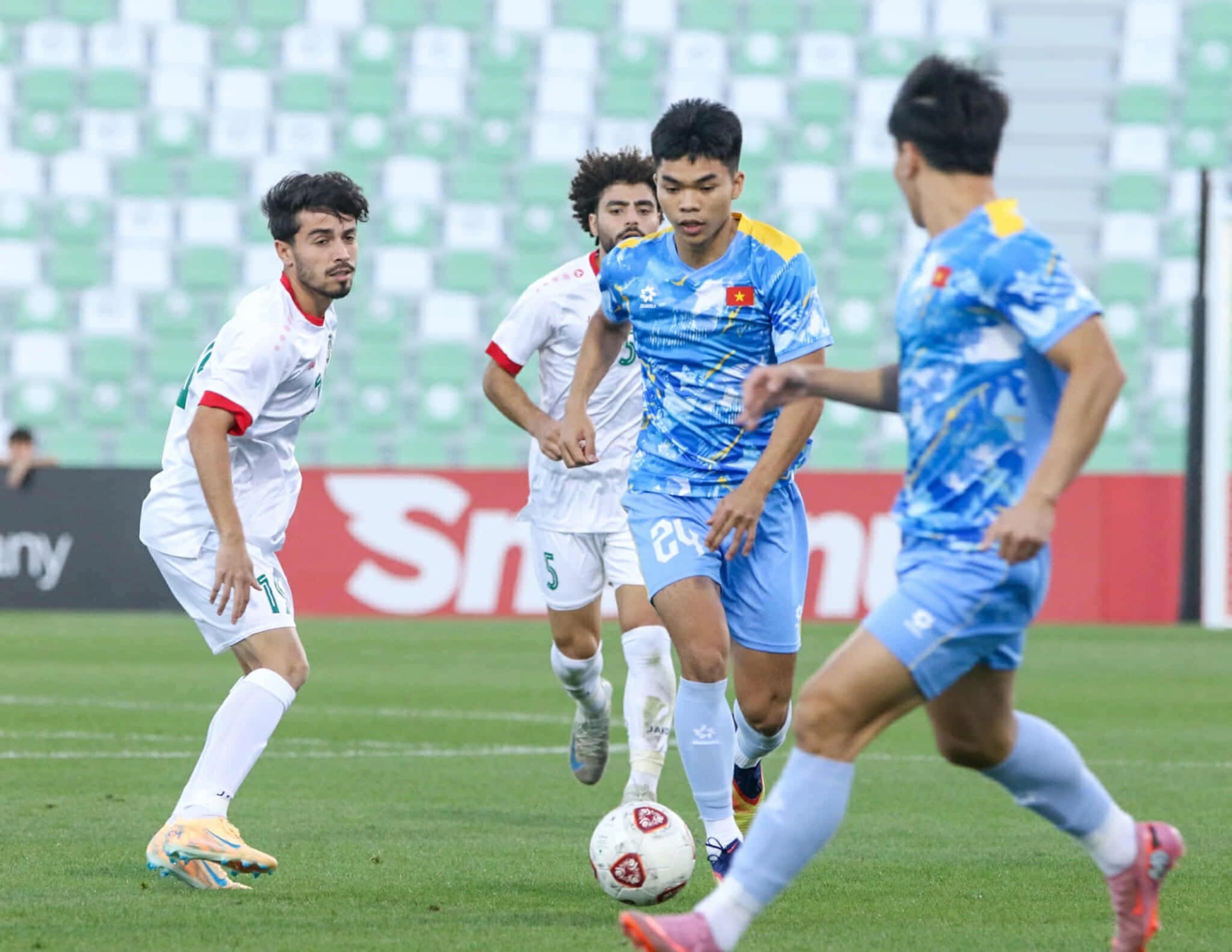 Cầu thủ U23 Việt Nam bỏ lỡ cơ hội trước khung thành U23 Syria