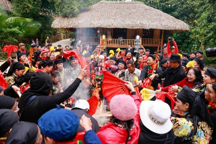 Người dân làng Thái Hải tham gia lễ hội truyền thống tại Thái Nguyên