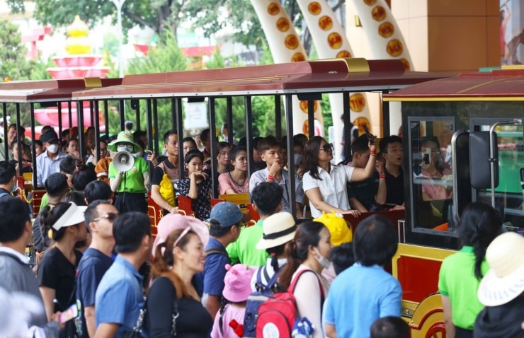 Khu du lịch văn hóa Suối Tiên công bố hàng loạt hoạt động văn hóa - ẩm thực cùng nhiều chương trình ưu đãi dành cho du khách.