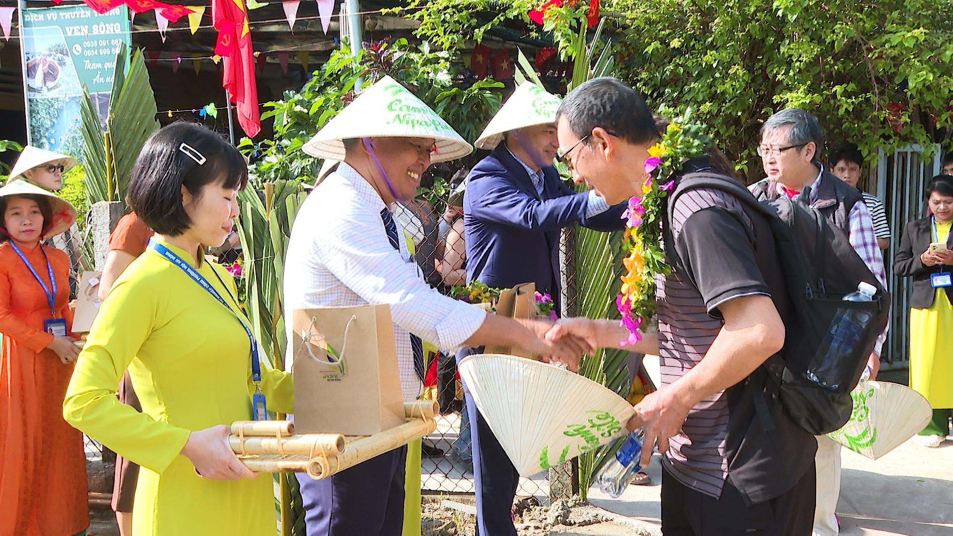 تحویل گل مراسم تشییع جنازه