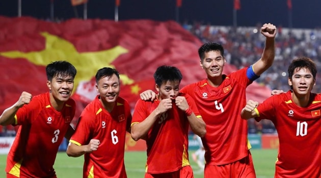 Các cầu thủ U23 Việt Nam rạng rỡ trong buổi tập chuẩn bị cho giải châu Á.