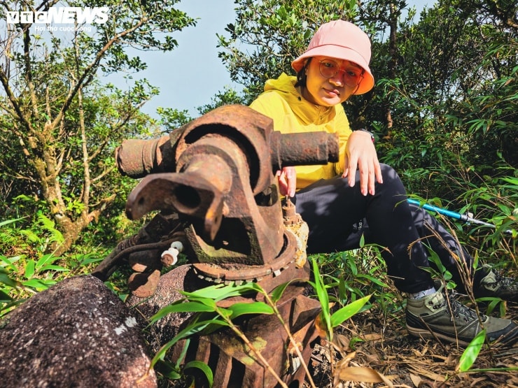 Xác máy bay rơi trong thời kỳ chiến tranh nằm lại giữa đại ngàn như một chứng tích lịch sử