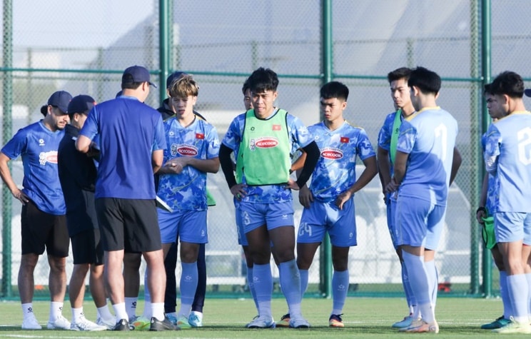 U23 Việt Nam đối mặt với nhiều khó khăn tại Jeddah.