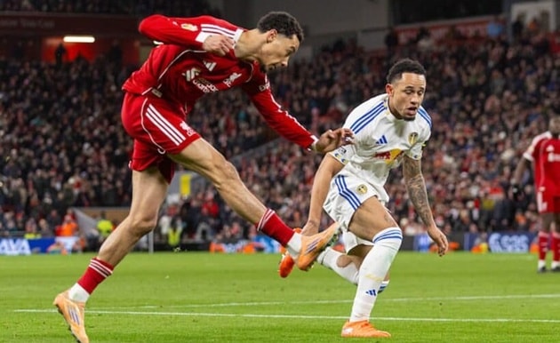 Liverpool thi đấu bế tắc trước Leeds United tại Anfield