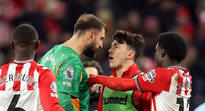 Thủ môn Gianluigi Donnarumma thi đấu xuất sắc giúp Man City giữ sạch lưới