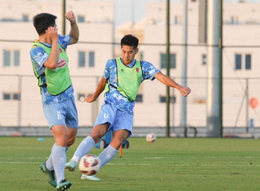 Trung vệ Hiểu Minh tập luyện quyết tâm cùng U23 Việt Nam