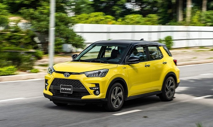 Trang bị an toàn trên Toyota Raize rất đầy đủ với 6 túi khí và các cảm biến hỗ trợ va chạm.