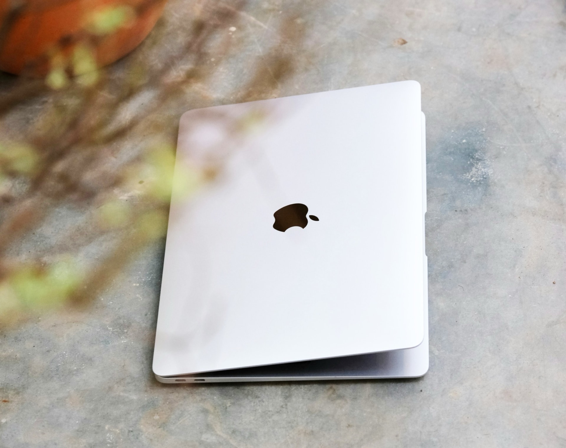 Apple dự kiến sẽ sớm ra mắt một chiếc MacBook giá rẻ với màn hình 12,9 inch