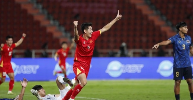 Hiểu Minh tỏa sáng trong màu áo U23 Việt Nam tại kỳ SEA Games 33.