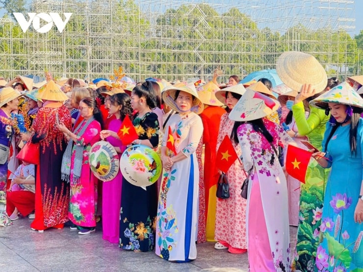 Hoạt động khinh khí cầu nằm trong khuôn khổ Festival Hoa Kiểng Sa Đéc