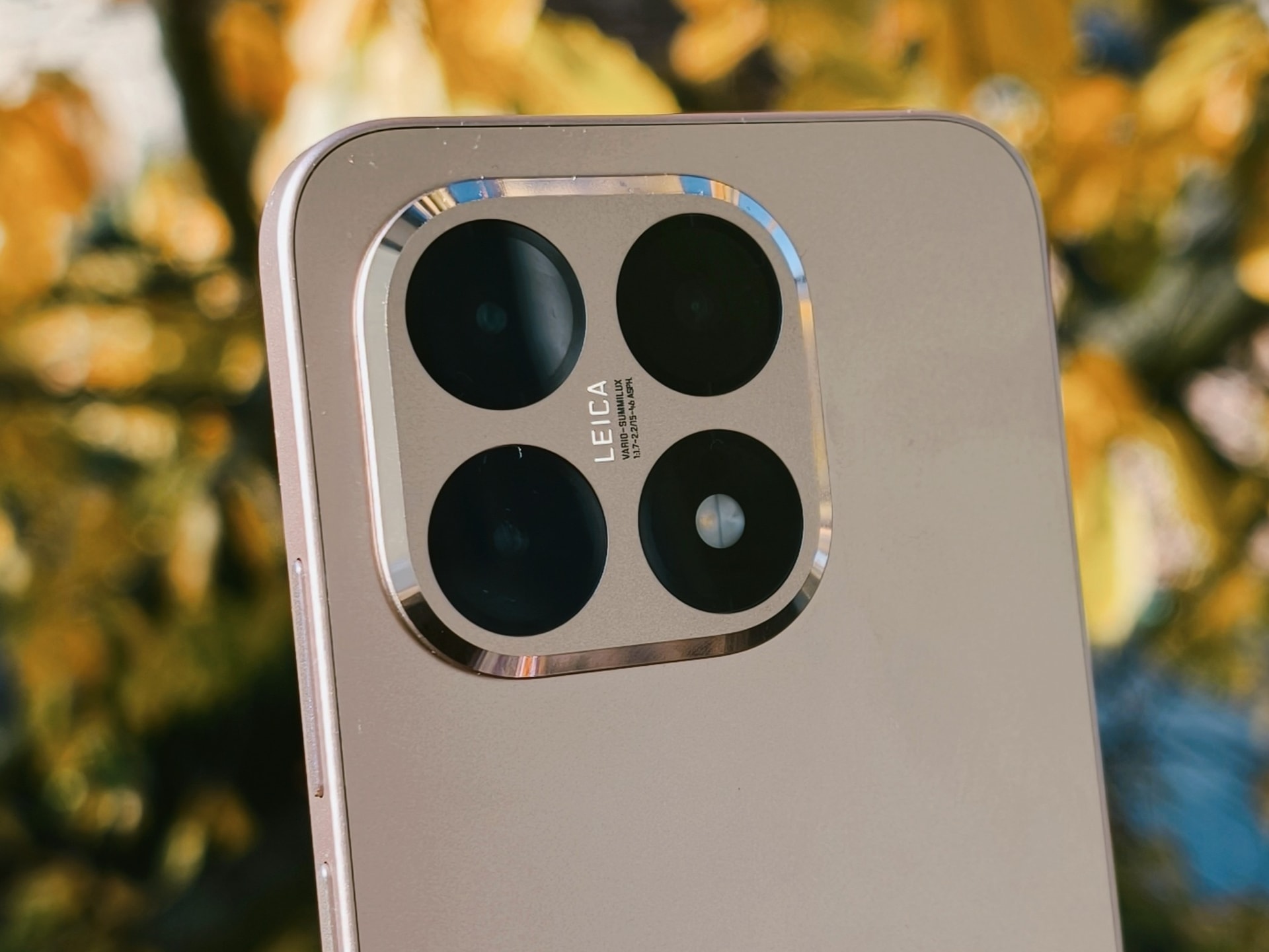 Xiaomi 15T là mẫu điện thoại tầm trung tốt nhất về mặt camera theo đánh giá năm 2026